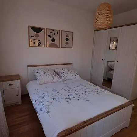 Cozy Ii Apartment